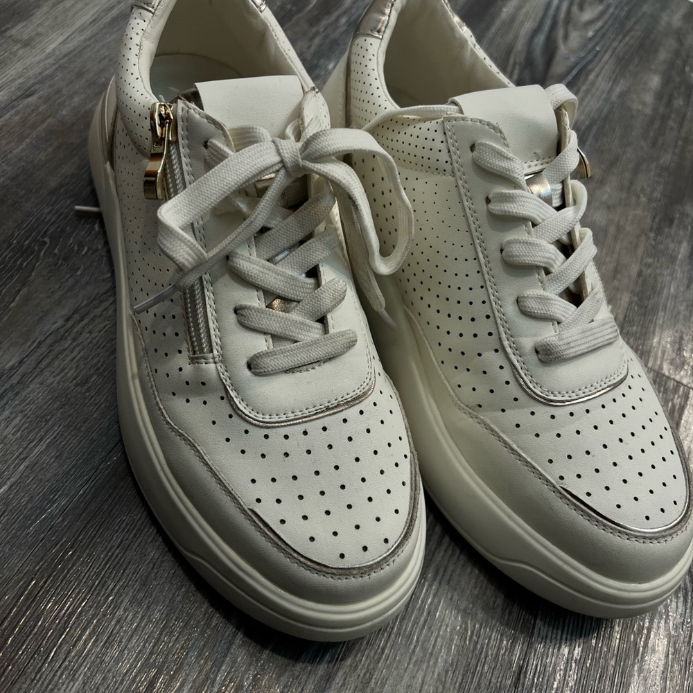 Elegant White Perforated Sneakers with Gold Accents